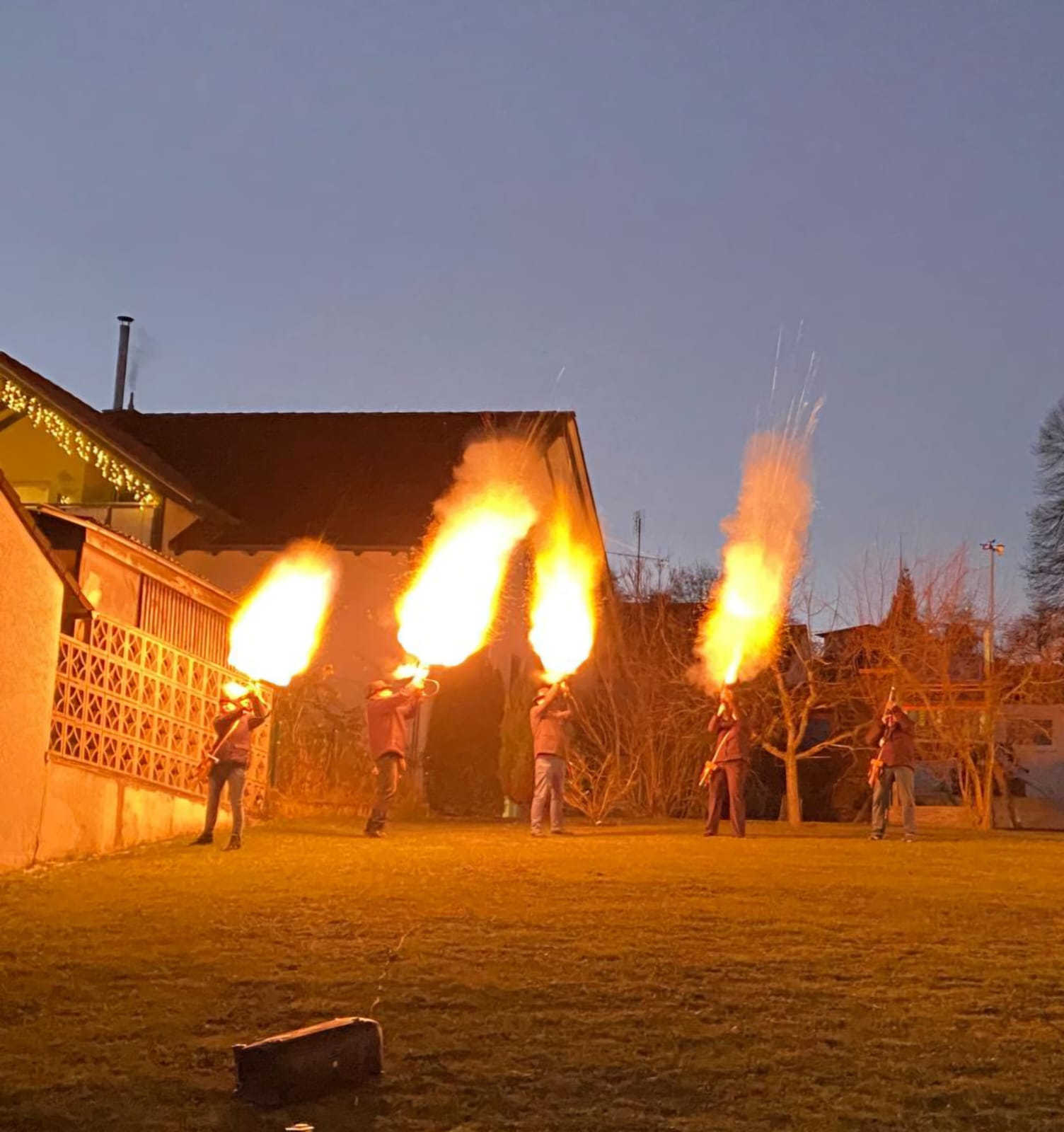 Bild Böller Schuss Gemeinsam